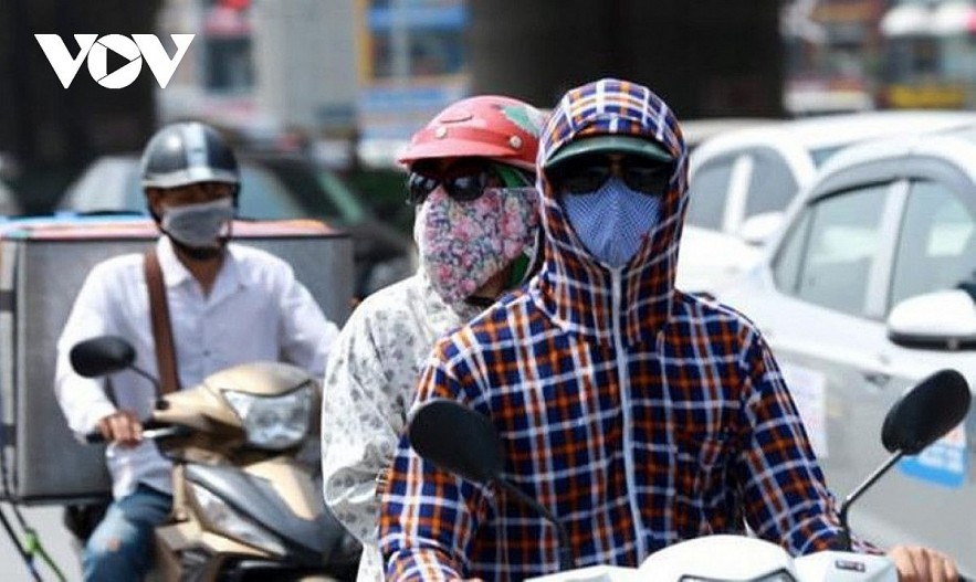 Vietnamese people are bracing themselves for more strong heat waves this year as El Nino is returning.