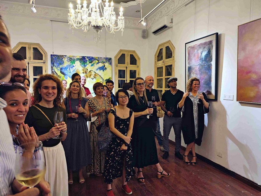 “From Far To Close”, an Introspective Story From Cristina Gonzáles Martín