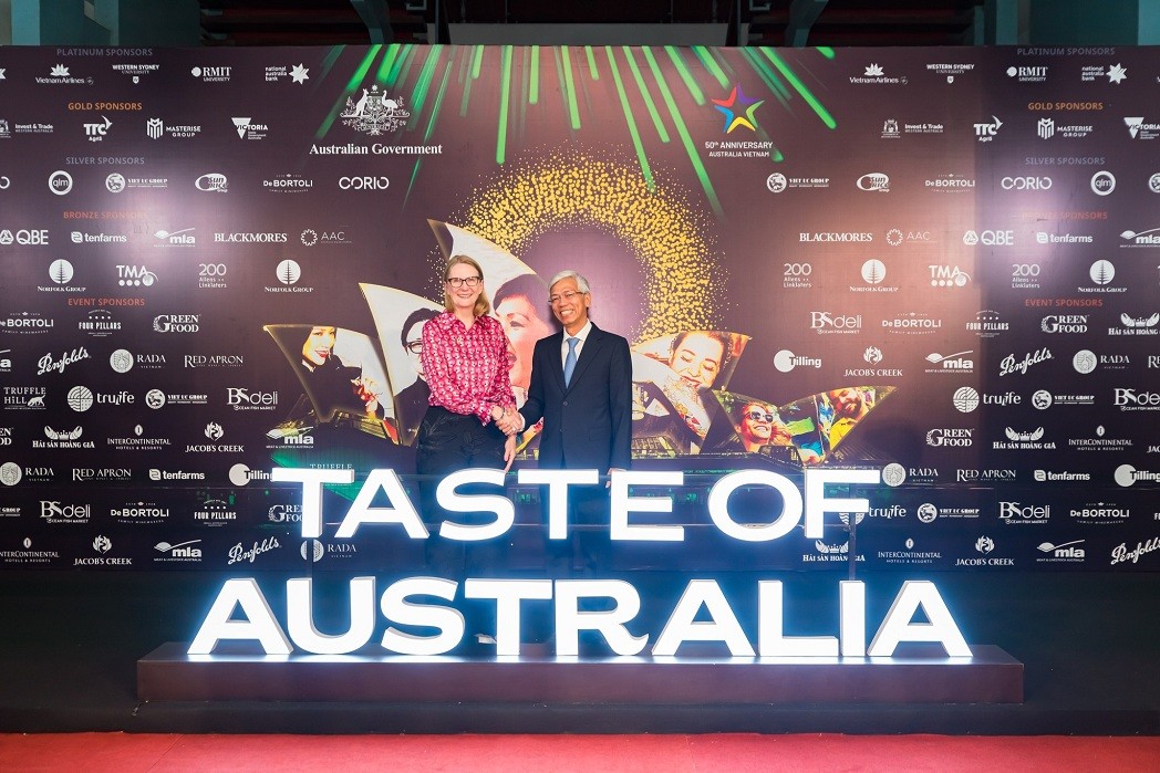 Vo Van Hoan, Vice chairman of HCMC People’s Committee and Sarah Hooper, Australian Consul-General