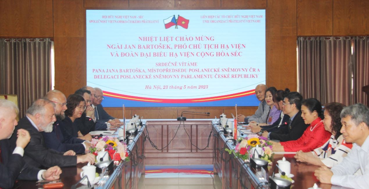 Viet Expats in Czech Republic - "A Bridge of Friendship, Connecting Two Peoples"