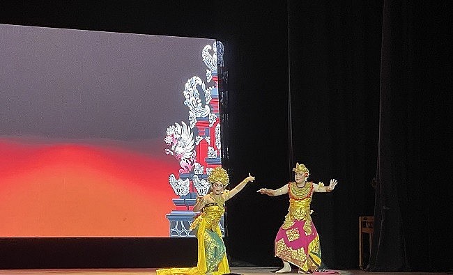 Vietnam-Indonesia Cooperation: Cultural Exchange Along With Economic Development