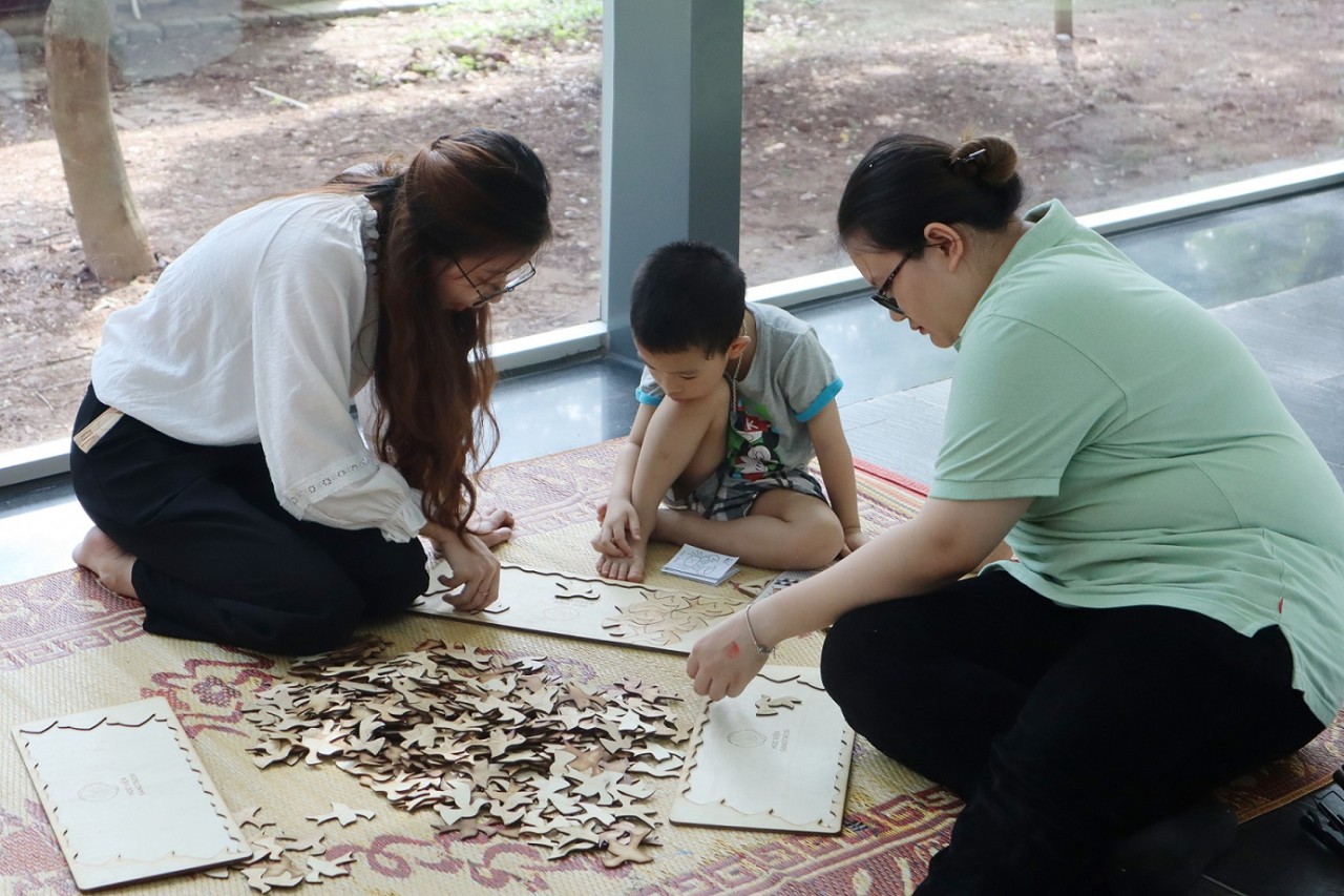 [Photos] Families Explore Traditional Cultural Values on International Children's Day