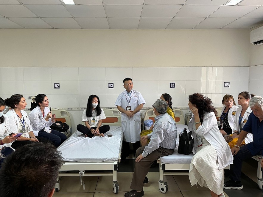 Traditional Medicine: Bringing Vietnamese Quintessence to International Friends