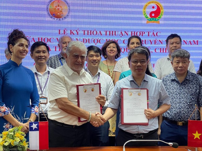 Traditional Medicine: Bringing Vietnamese Quintessence to International Friends