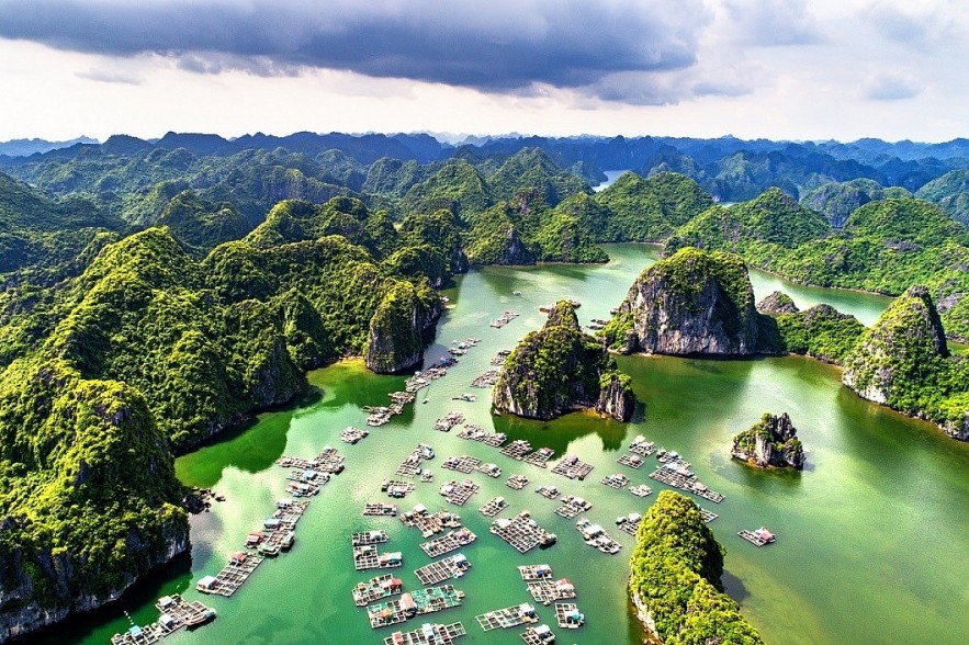 Lan Ha Bay.