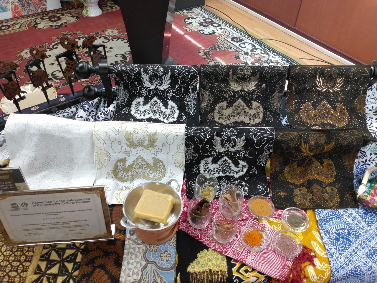 Vietnamese Youth Experience Wax Drawing on Batik Fabric