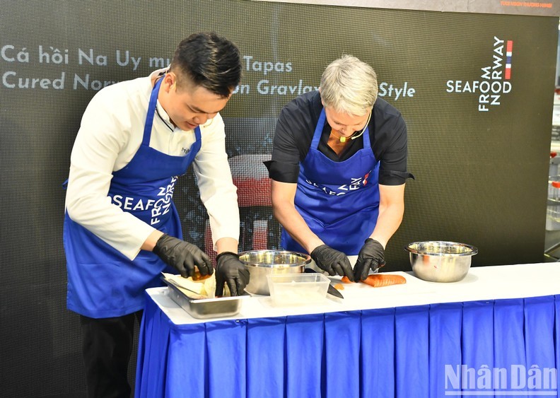 First-ever Norwegian Seafood Day Brings True Taste of Norway to Hanoi Customers