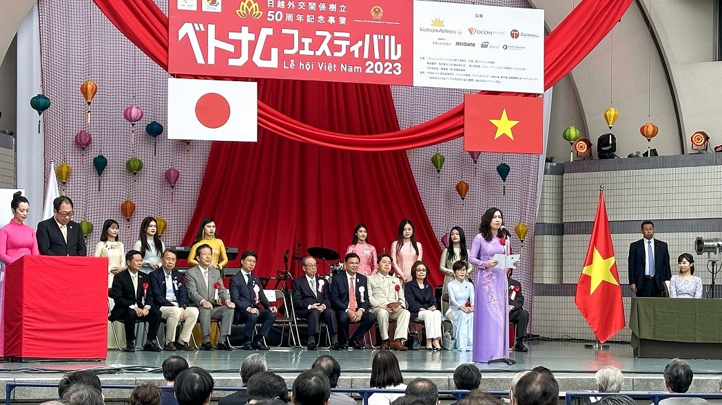 Vietnam Festival at Tokyo Symbolizes Hope of Two Governments, Localities and Peoples