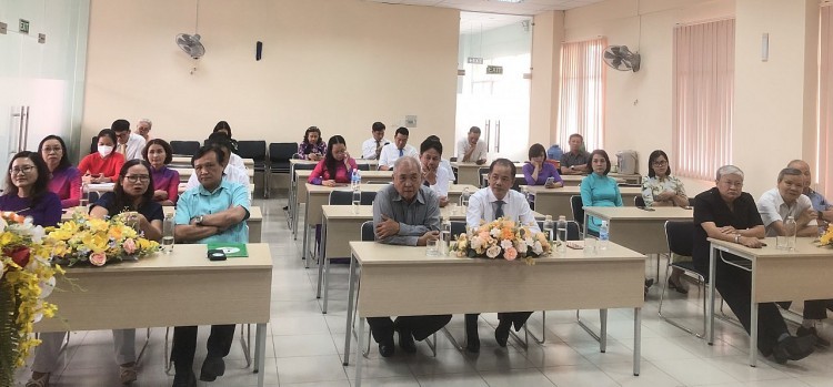 A “Bridge” to Attract and Promote Overseas Vietnamese Resources