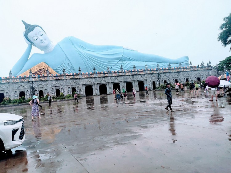 Soc Trang Province Secures and Supports Dignitaries and Believers