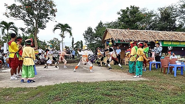 The Hồ Chí Minh Cultural Space project focuses on building public spaces such as pedestrian streets and amusement parks. Cultural activities in photography, fine arts, traditional theatre and music are also featured. Photo courtesy of the HCM City Theatres Association.