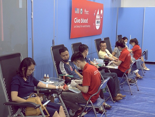 Vietnam, US Promote "Blood Drive" Campaign for World Blood Donor Day