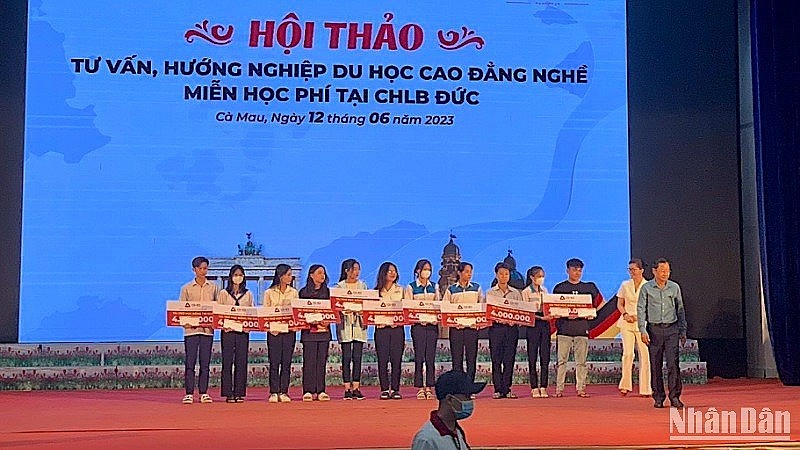Ca Mau Students Receive Free Training in Germany