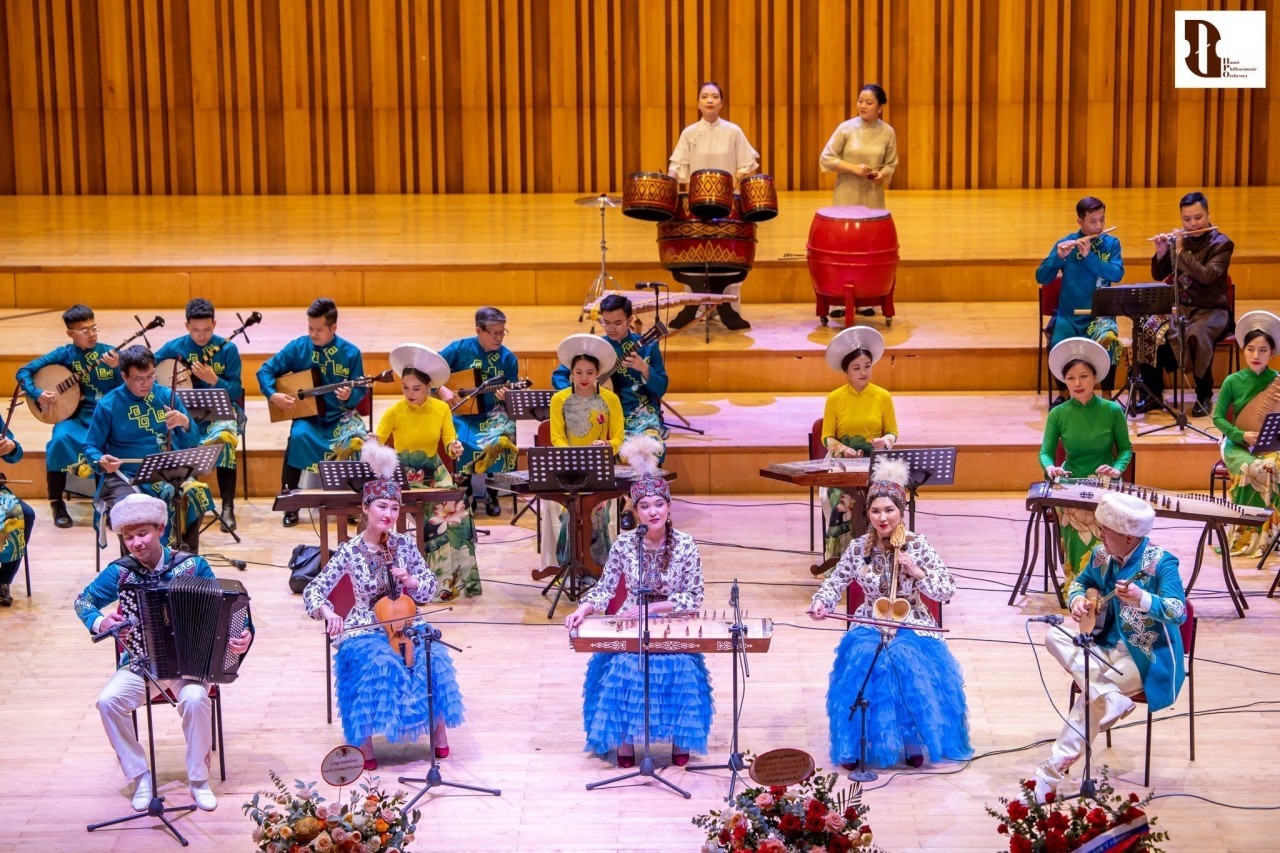 Dual perfomance by two countries' artists. Source: Department of International Cooperation 