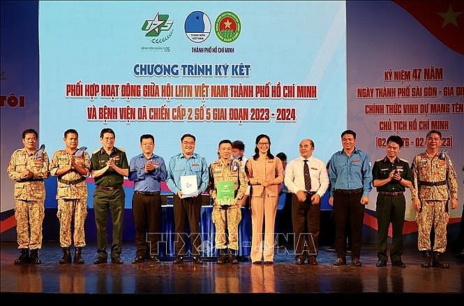 Exchange Held for HCM City Youth and Vietnamese Peacekeepers
