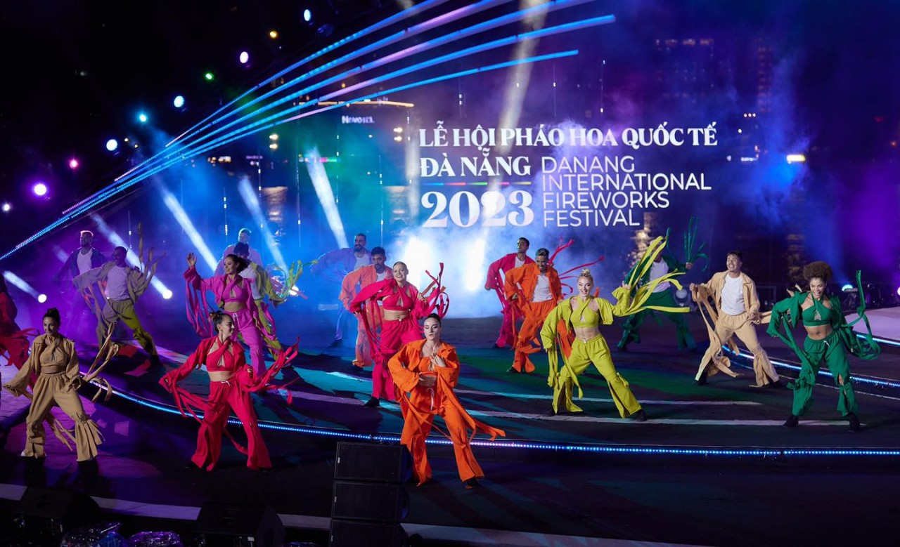 Performance before the firework show. Source: DIFF - Danang International Fireworks Festival/FB