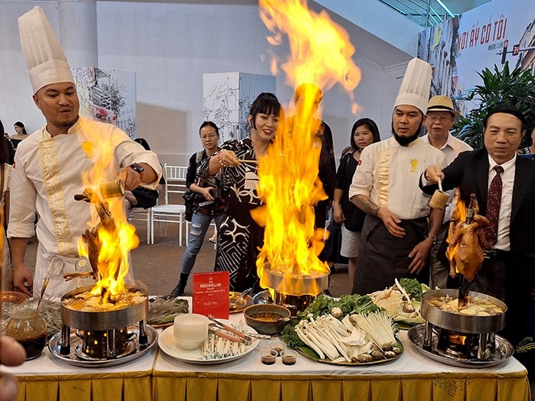 First Vietnam - USA Cultural Festival Held in Hanoi