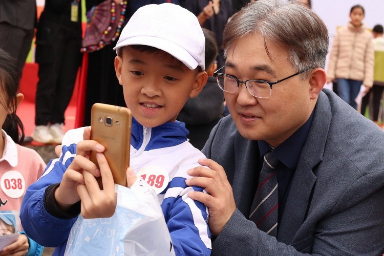 Korean NGO to Build More Reading Spaces for Vietnamese Children