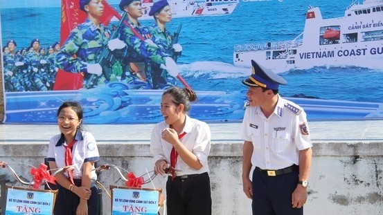 Island Youths Join Contest to Learn About National Sovereignty