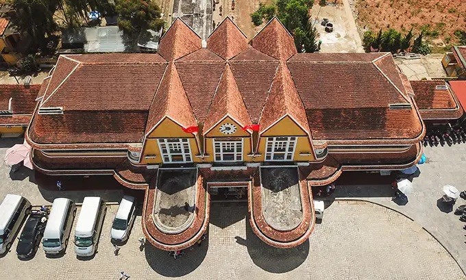 Explore The Most Fascinating Train Station in Vietnam