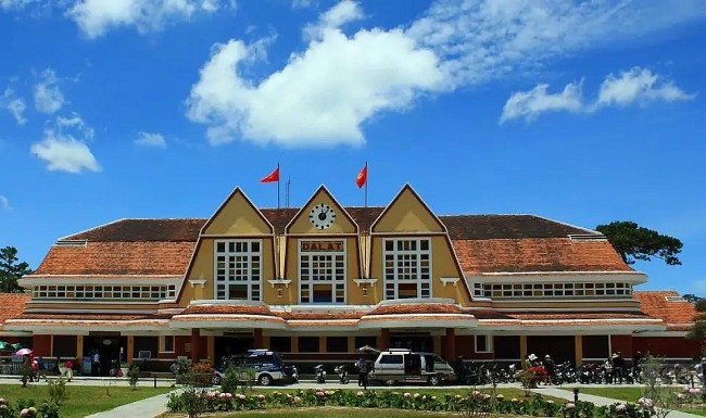 Explore The Most Fascinating Train Station in Vietnam