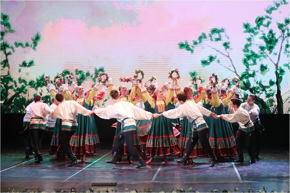 Impressive Russian Art Show in Ha Long City