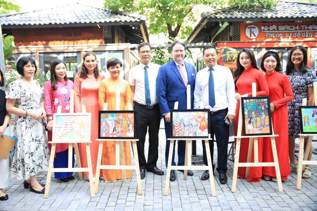 Education Cooperation Contributes to Connecting Vietnamese, American People