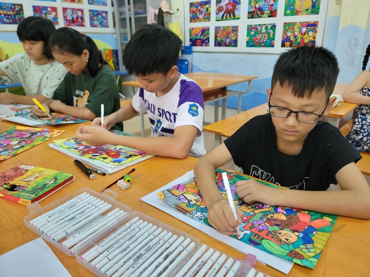 Vietnam - Cuba Painting Contest Received Vigorous Response from Children