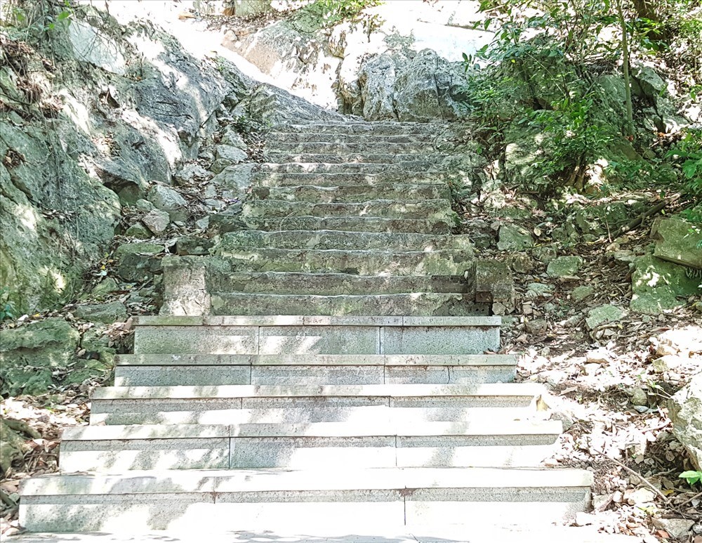 Discover Non Nuoc Mountain Carved With Ancient Poems In Ninh Binh