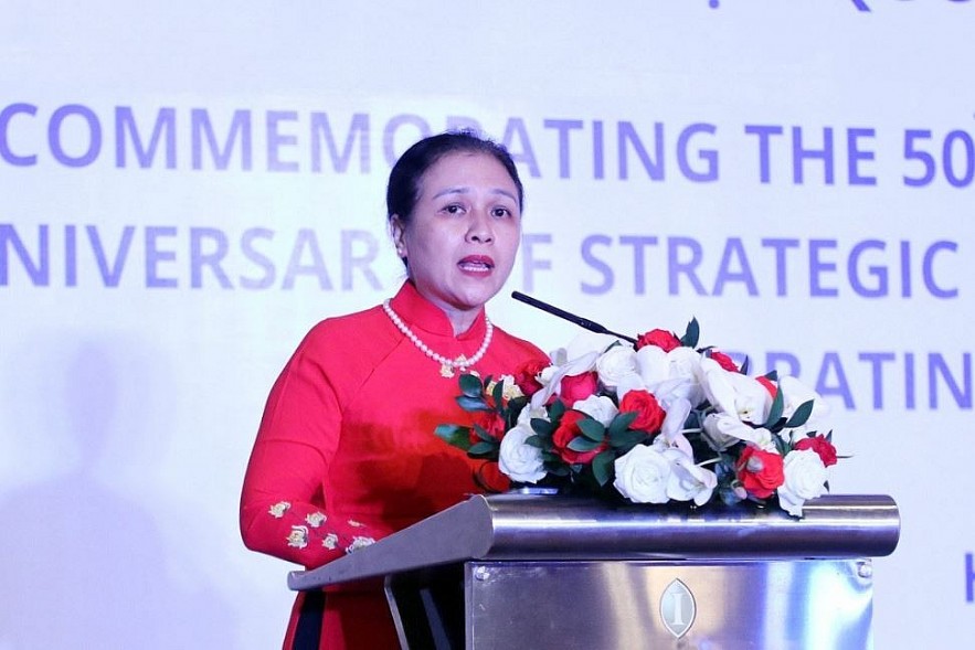 People-to-people Diplomacy Makes Important Contribution to Vietnam - Singapore Relations