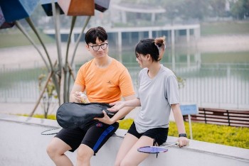 How do young people gradually possess the healthy lifestyle?
