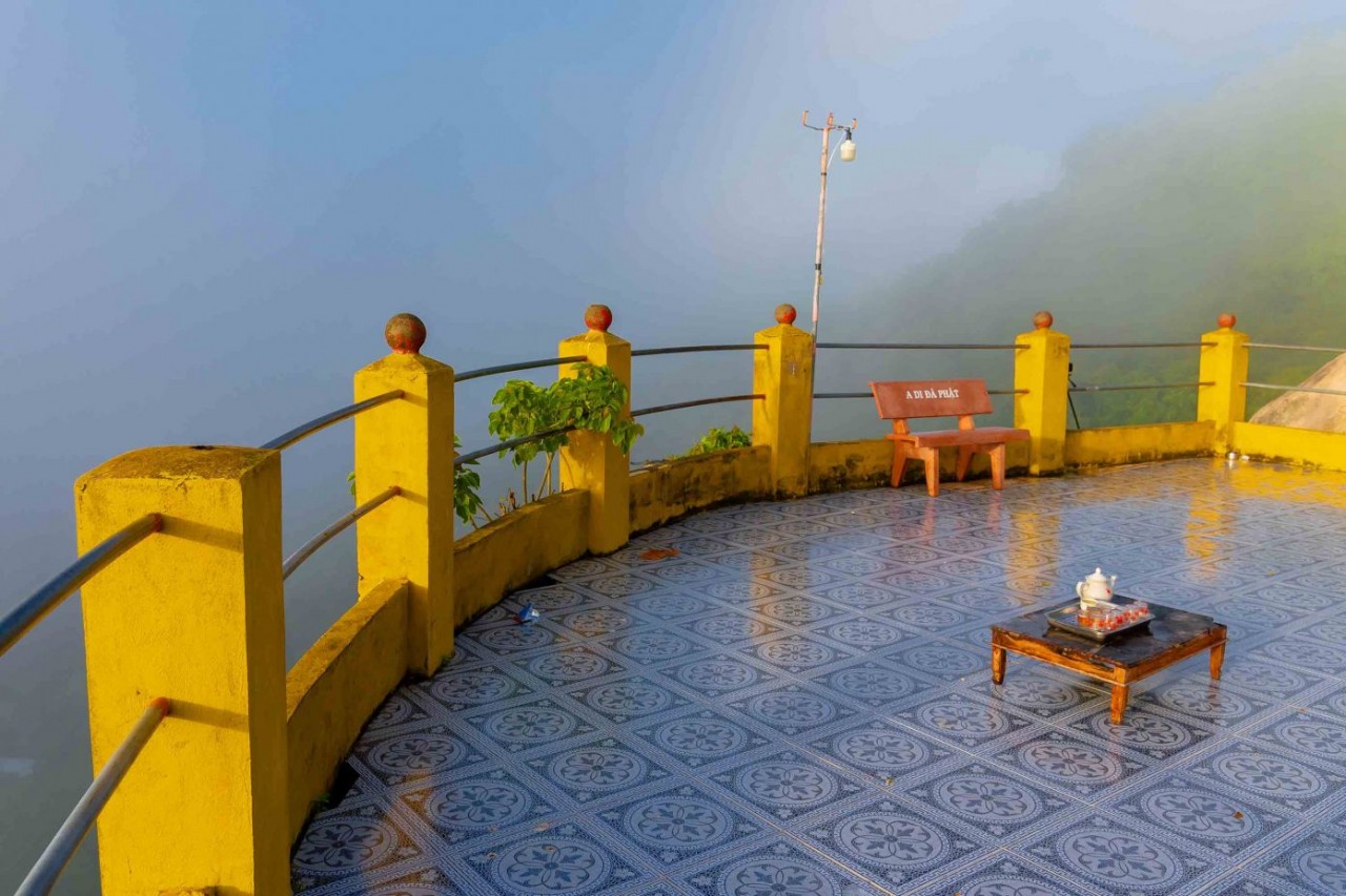 Visit Ket Mountain – A Wonderful Cloud-Hunting Destination In Vietnam