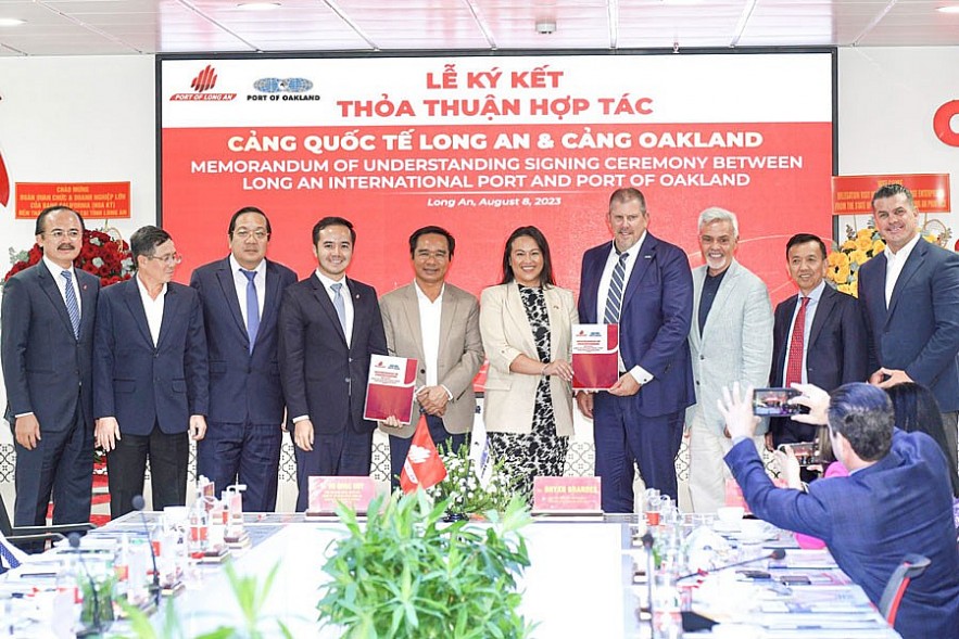 Long An International Port (Vietnam) and Port of Oakland (California, USA) signed a Memorandum of Understanding at the event on August 8, 2023