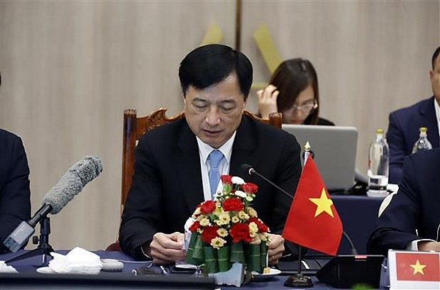 Vietnamese Deputy Minister of Public Security Lieut. Gen Nguyen Duy Ngoc speaks at the meeting. (Photo: VNA)