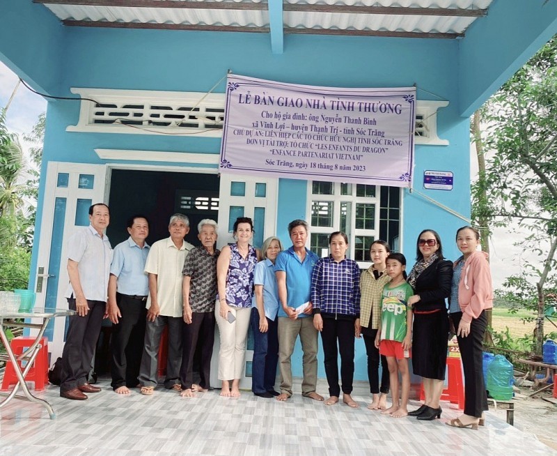 International Youth Build houses for Vietnamese Households