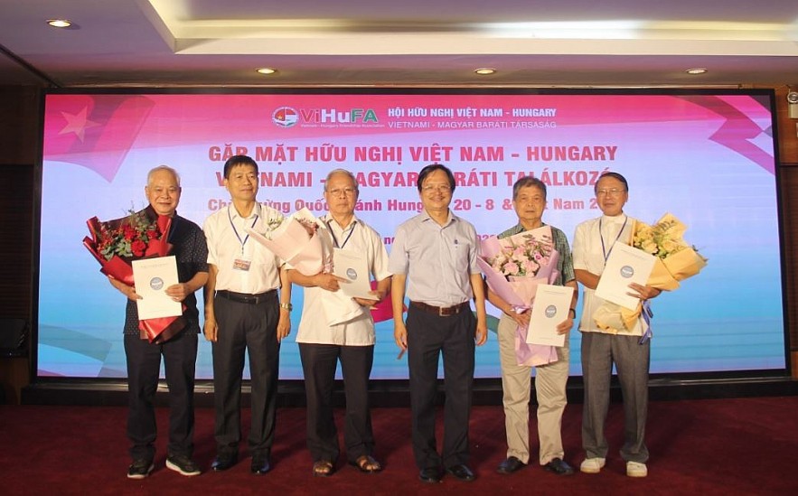 New Units Established to Further Boost Vietnam - Hungary Friendship