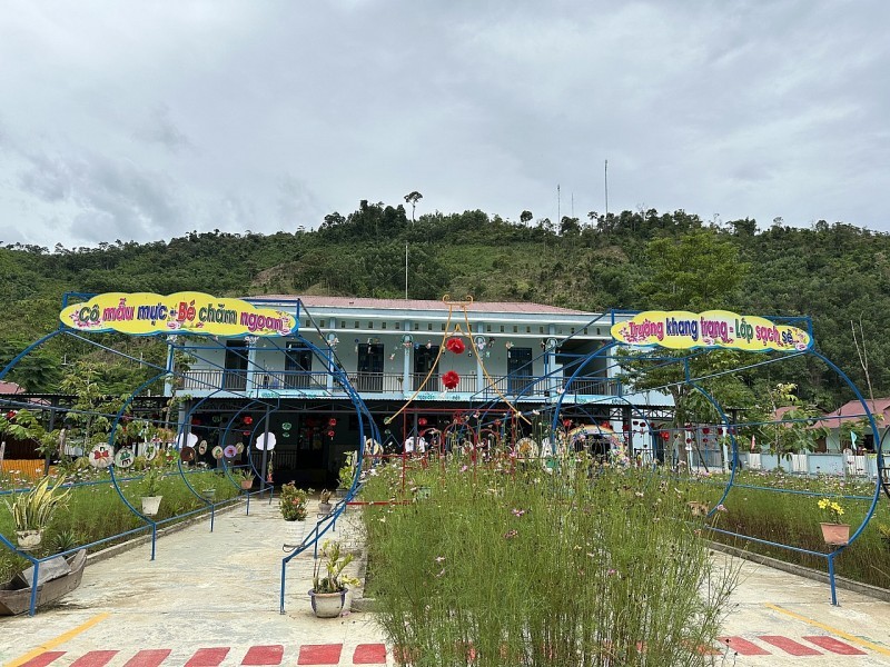 Bang La Residential Area in Quang Nam Province: Out of The Mud and into A New Life