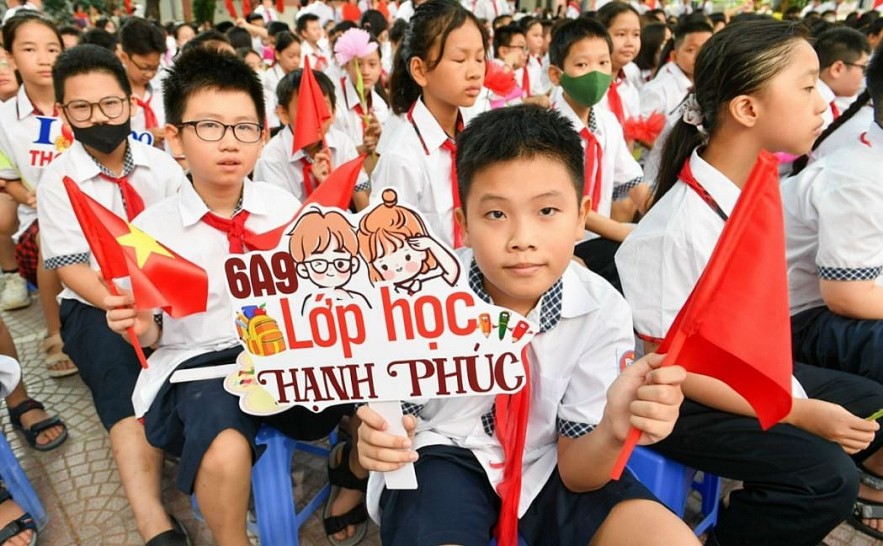 [Photo] More Than 22 Million Vietnamese Students Welcome New School Year