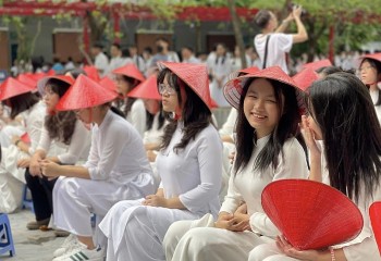 [Photo] More Than 22 Million Vietnamese Students Welcome New School Year