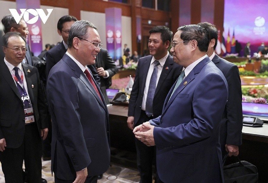 Vietnamese Prime Minister Phạm Minh Chinh (R) meets with Chinese Premier Li Qiang in Jakarta, Indonesia, on September 6.