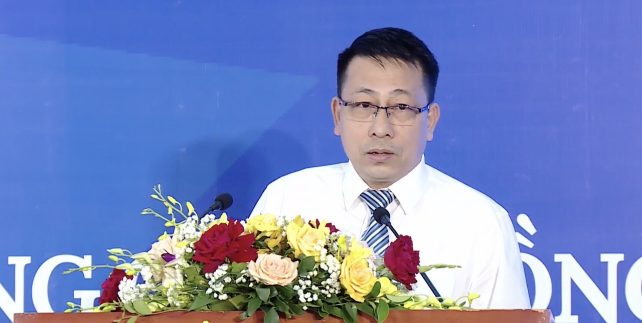 Vietnamese Books Enter Public Library System