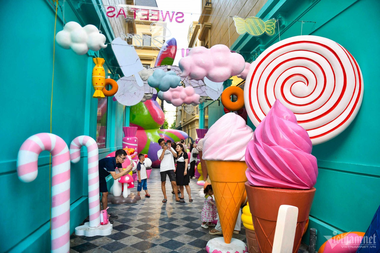 Explore The European-style Carnaby Walking Street In Hanoi