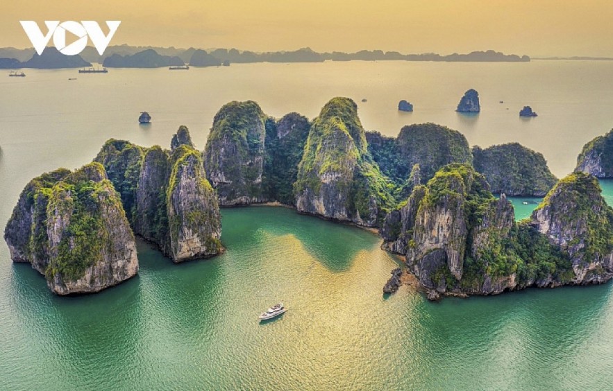 Ha Long Bay is among 24 best destinations for travel in 2024, according to OvationNetwork/Forbes