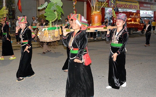 Impressive Performance Kicks Off Cultural Festival in Yen Bai
