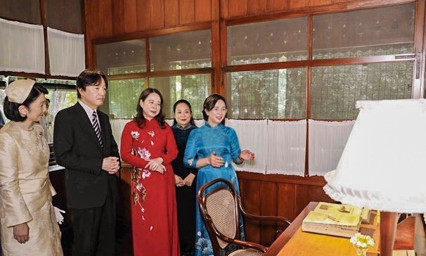 Contiune Honoring President Ho Chi Minh Abroad