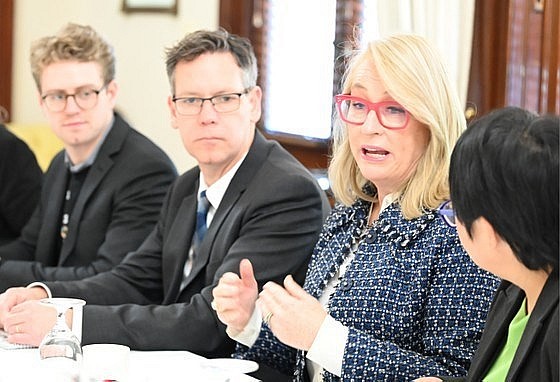 Lord Mayor of Melbourne Sally Capp at the meeting with the delegation from Ho Chi Minh City. (Photo: sggp.org.vn)