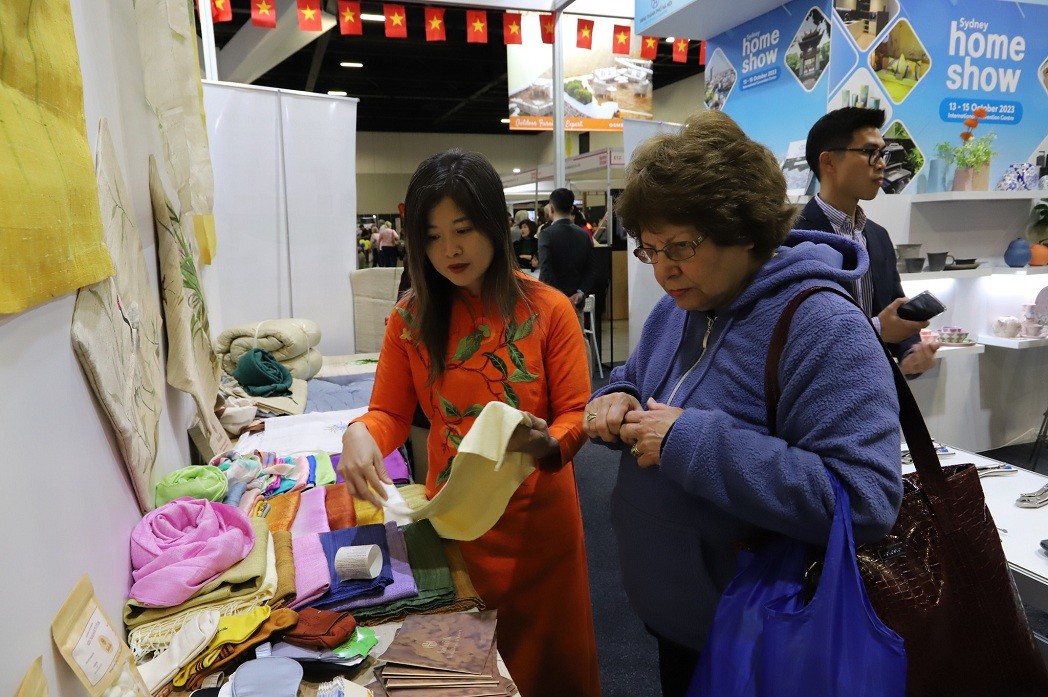 Hanoi - Vietnam Pavilion Attracts Visitors at Sydney Home Show