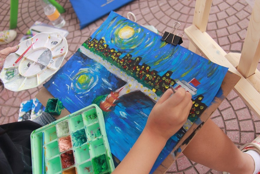 Over 300 Local, Foreign Children Join “I love Hanoi – City for Peace” Painting Contest