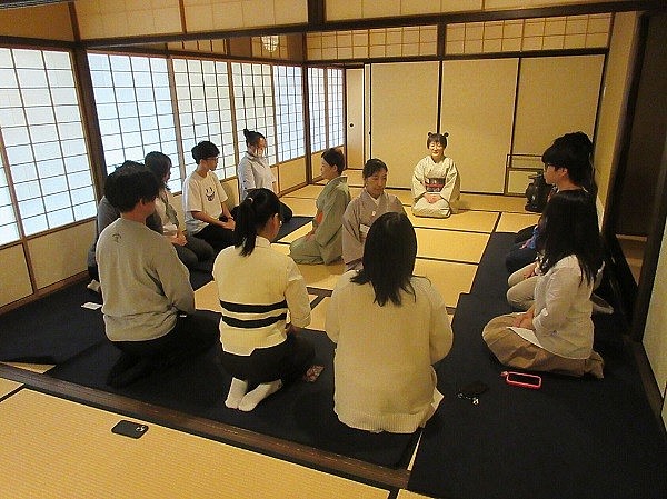 Vietnamese Youth Delegation Joins Cultural Exchange Trip in Japan