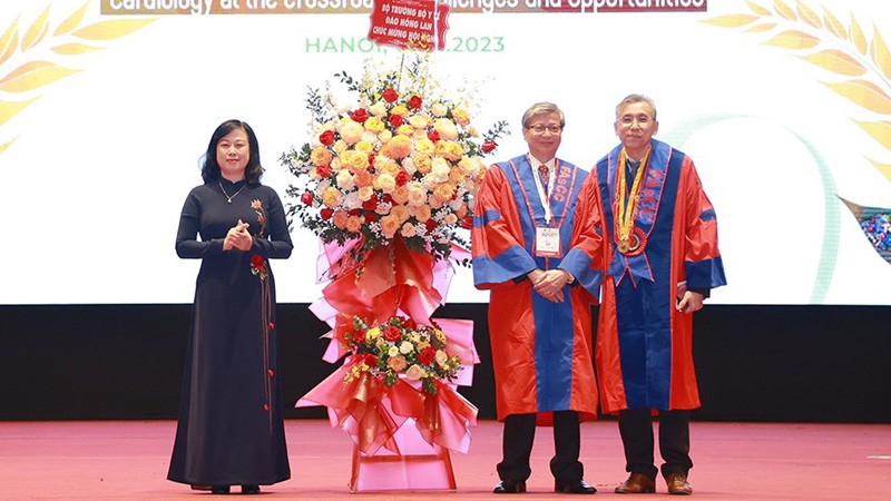Vietnamese President Hails Contributions of Cardiology Personnel